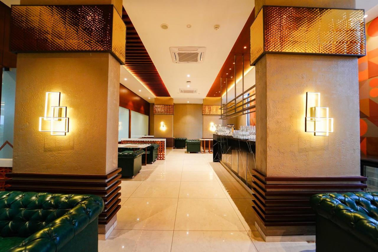 Essentia Luxury Hotel Индаур Экстерьер фото