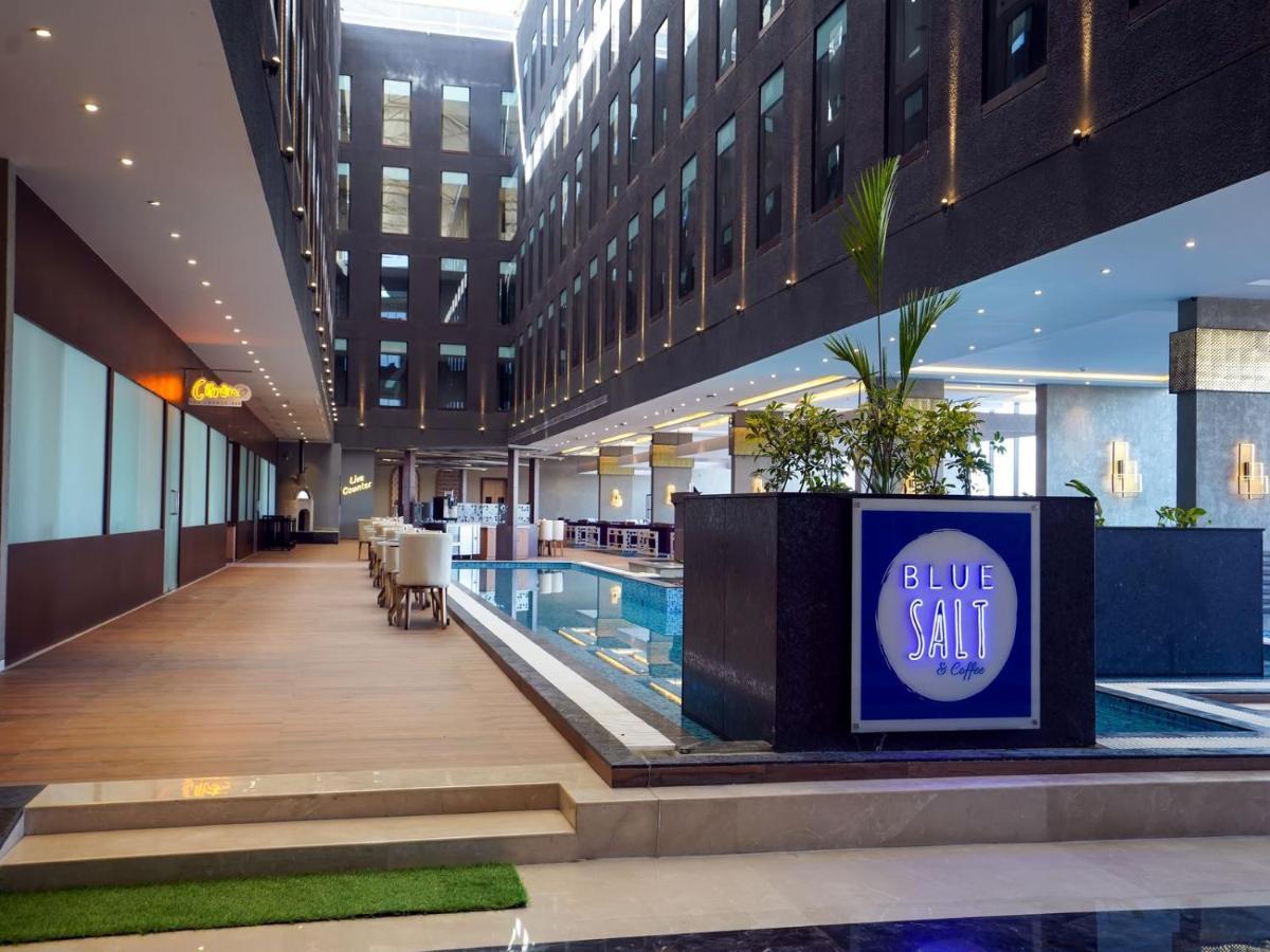 Essentia Luxury Hotel Индаур Экстерьер фото