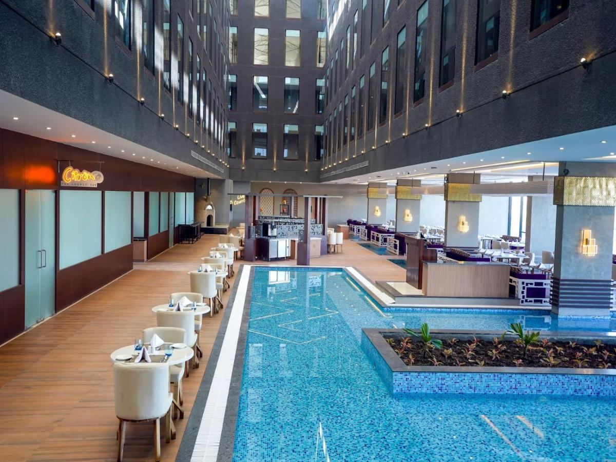 Essentia Luxury Hotel Индаур Экстерьер фото