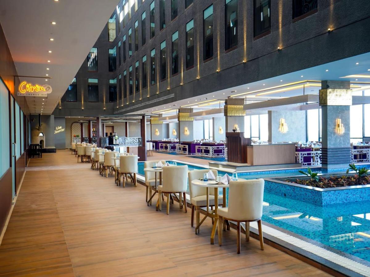 Essentia Luxury Hotel Индаур Экстерьер фото