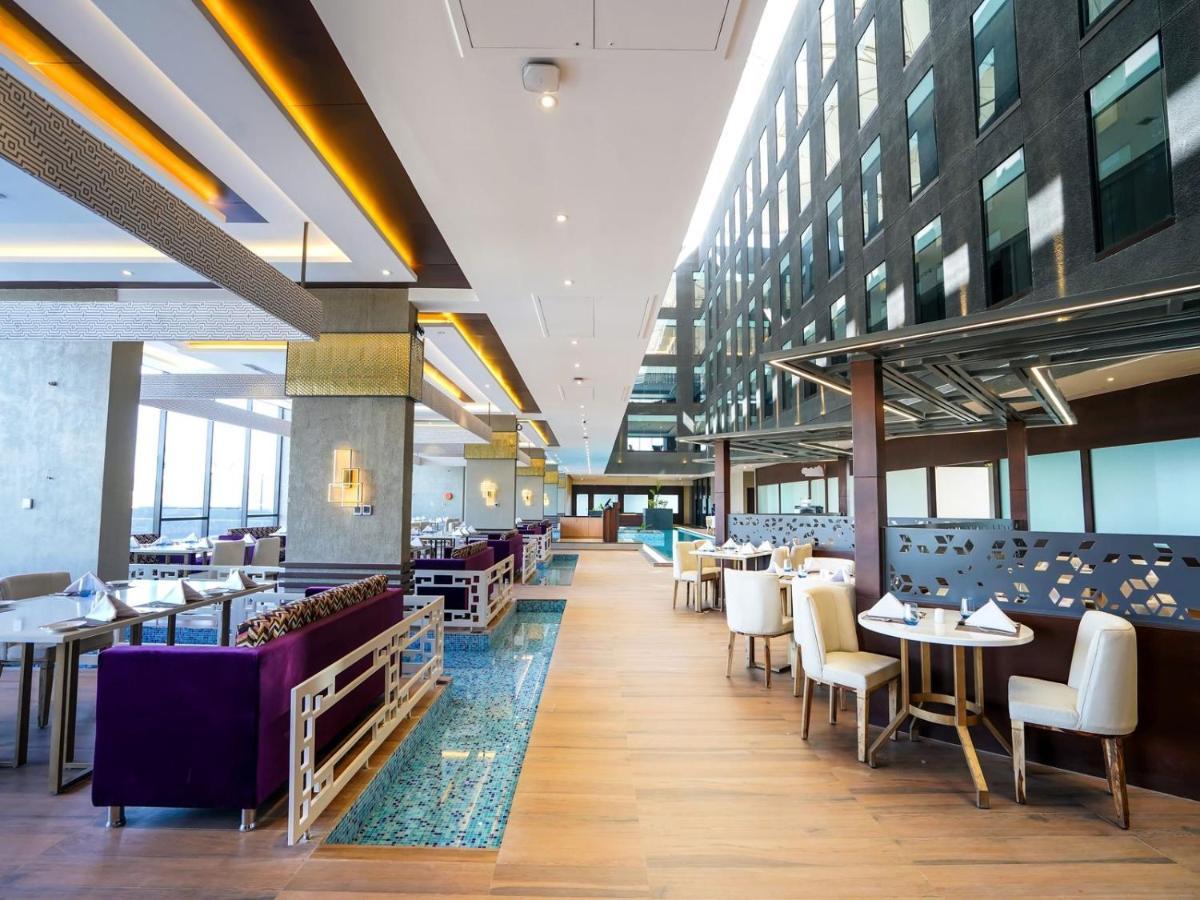 Essentia Luxury Hotel Индаур Экстерьер фото