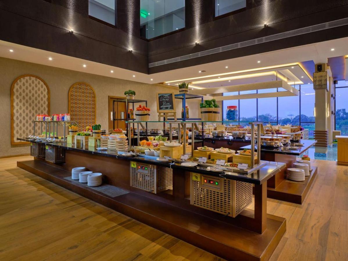 Essentia Luxury Hotel Индаур Экстерьер фото