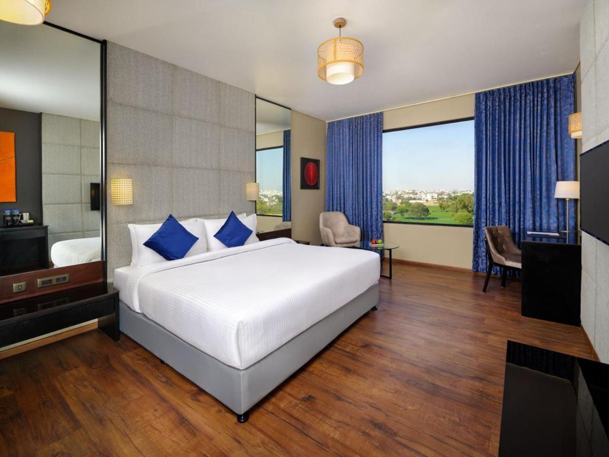 Essentia Luxury Hotel Индаур Экстерьер фото