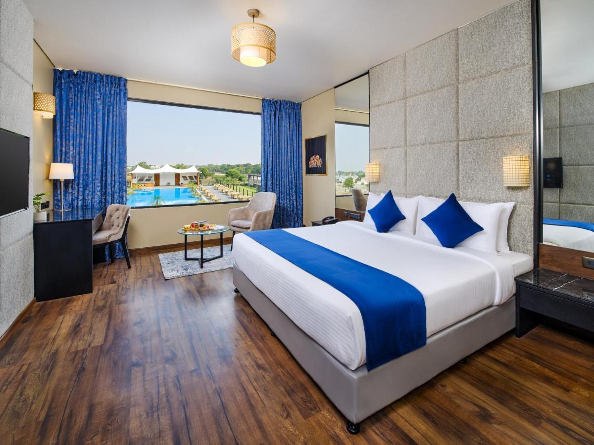 Essentia Luxury Hotel Индаур Экстерьер фото